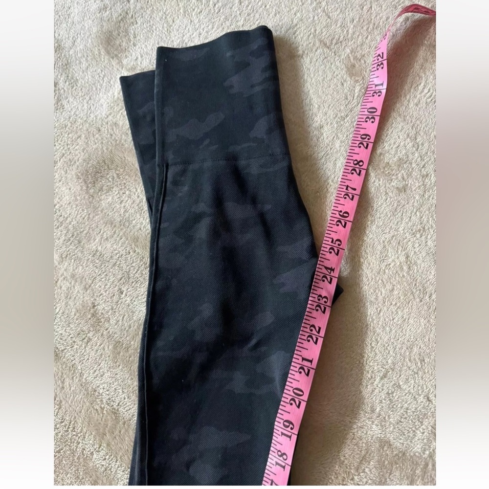 Spanx Womens Black/Green Camo Leggings Mid Rise Size Small - Picture 8 of 9